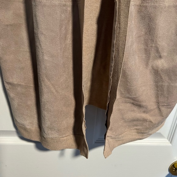 Calvin Klein tan cardigan. Size XL. - Picture 5 of 7